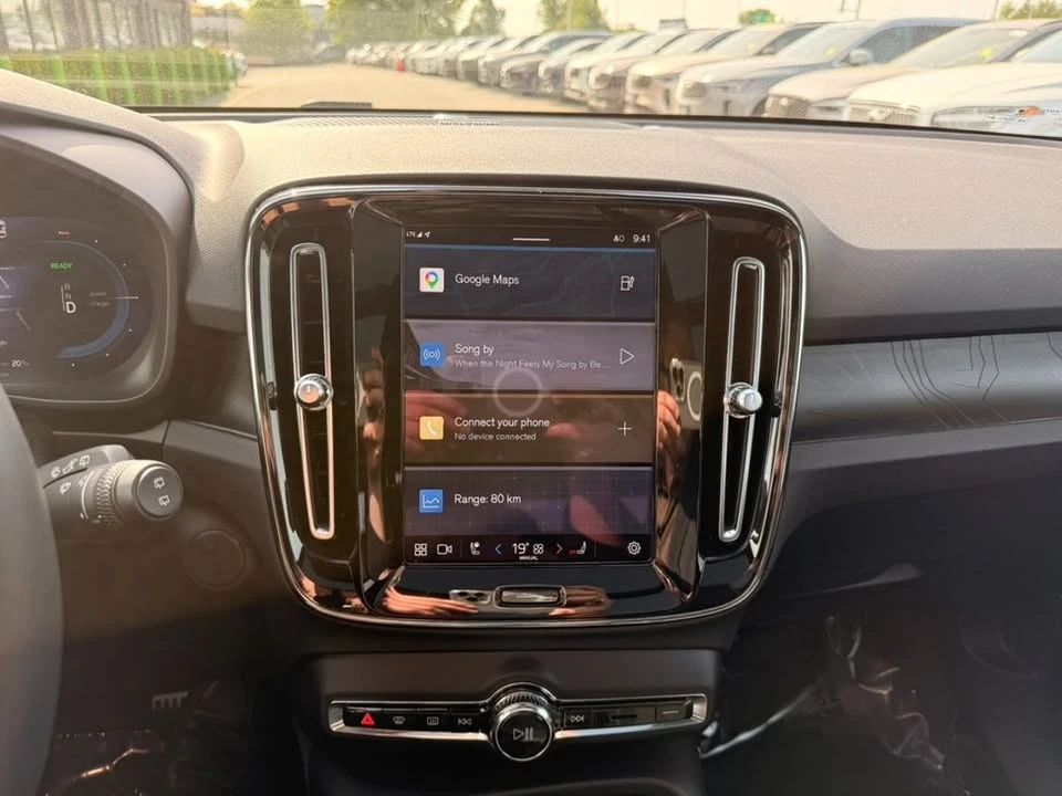 2023 Volvo XC40 - Image 12 of 13