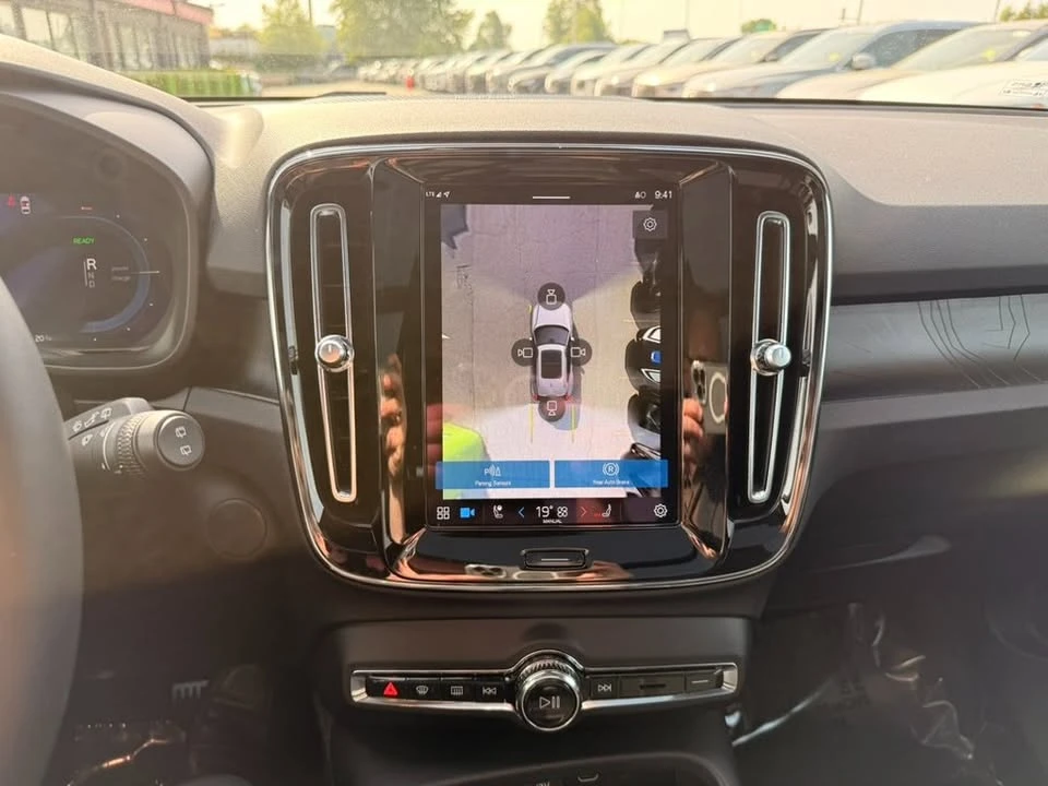 2023 Volvo XC40 - Image 13 of 13