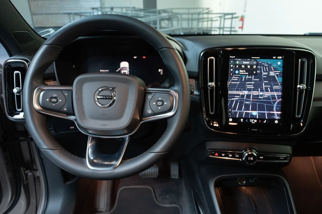 2023 Volvo XC40 - Image 3 of 21