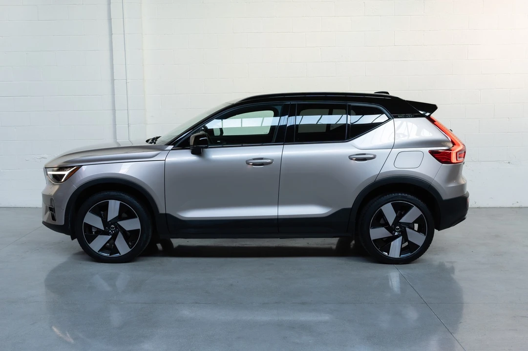 2023 Volvo XC40 - Image 15 of 21