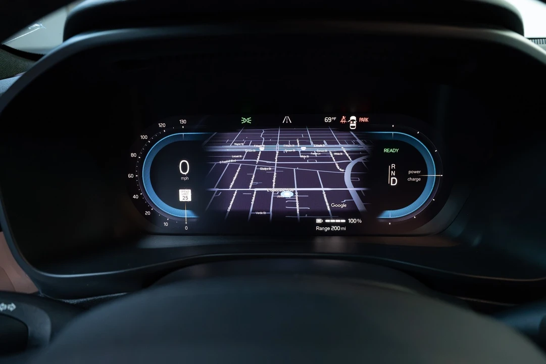 2023 Volvo XC40 - Image 6 of 21