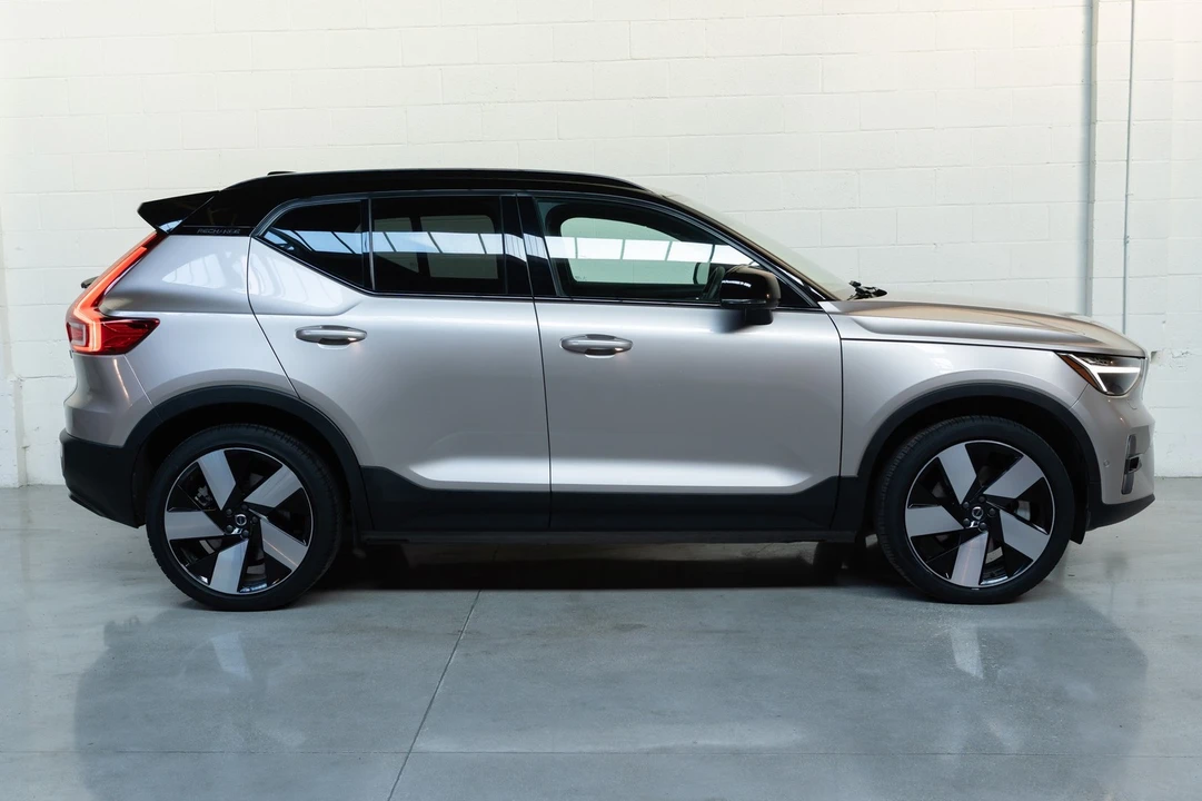 2023 Volvo XC40 - Image 18 of 21