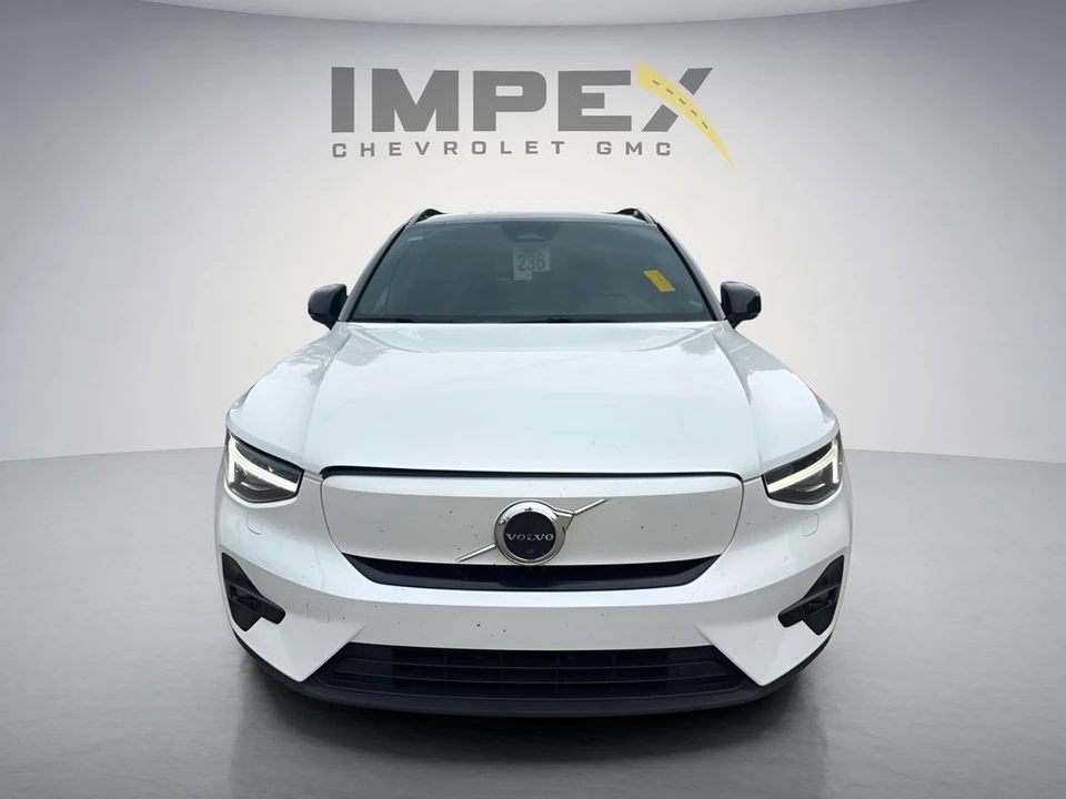 2023 Volvo XC40 - Image 8 of 15