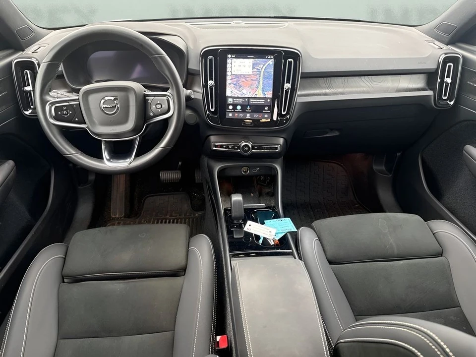2023 Volvo XC40 - Image 10 of 15