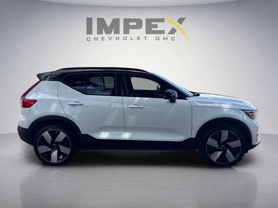 2023 Volvo XC40 - Image 6 of 31