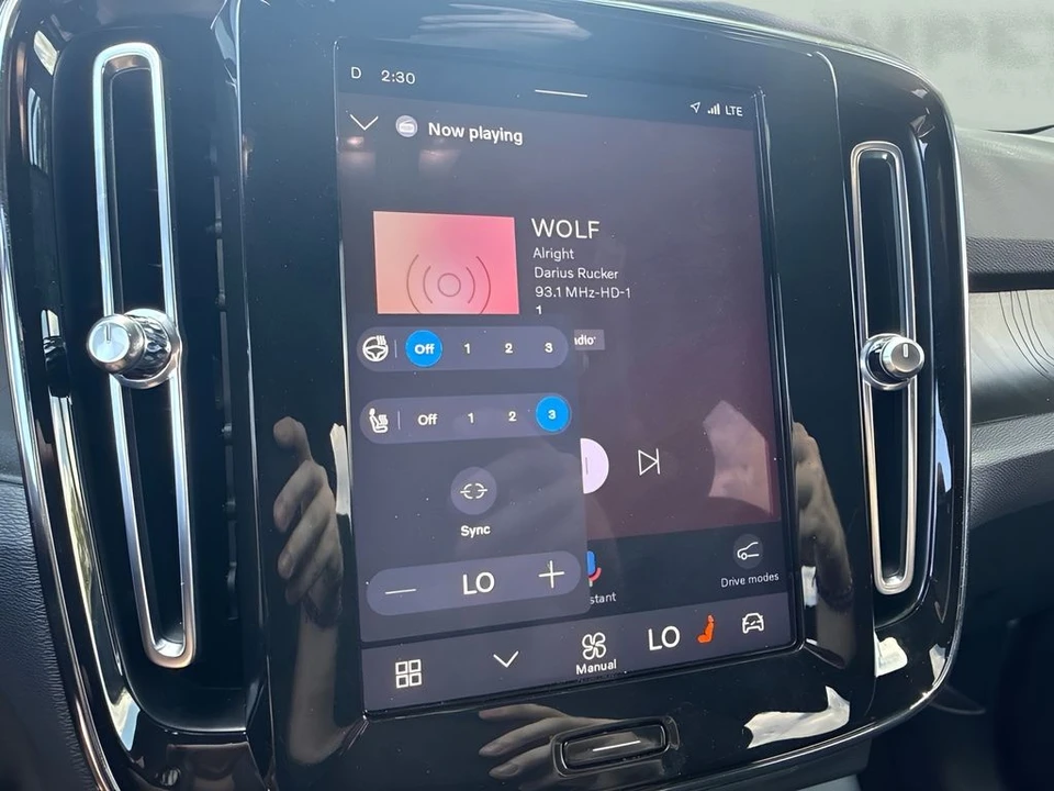 2023 Volvo XC40 - Image 22 of 31