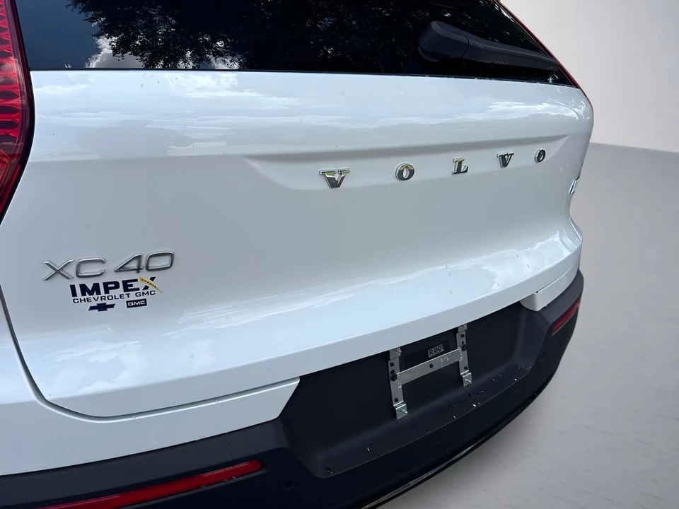 2023 Volvo XC40 - Image 30 of 31