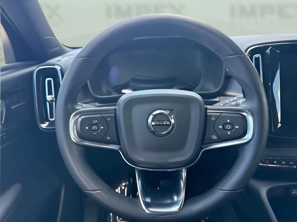 2023 Volvo XC40 - Image 15 of 31