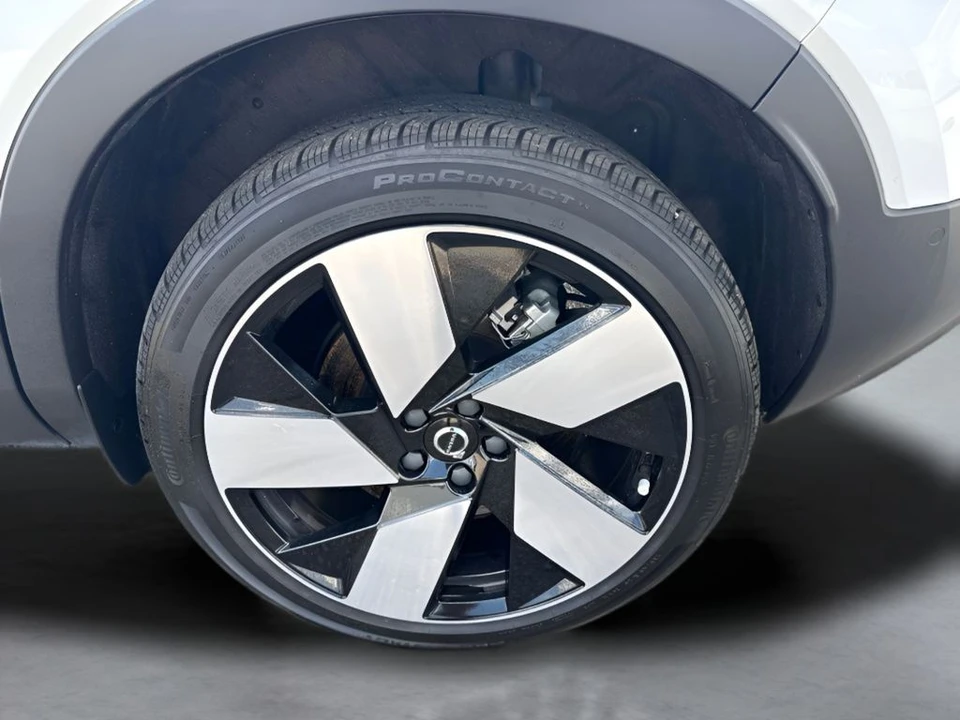 2023 Volvo XC40 - Image 31 of 31