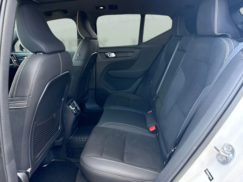 2023 Volvo XC40 - Image 12 of 31