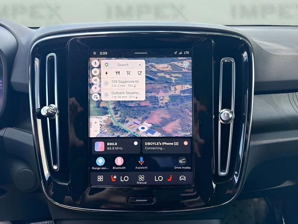 2023 Volvo XC40 - Image 18 of 31