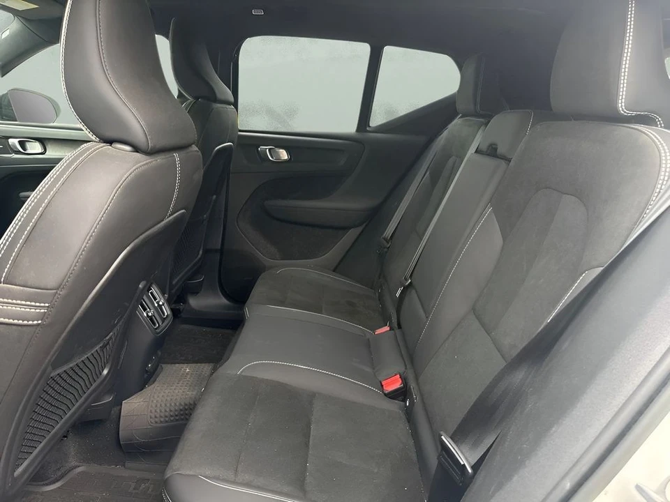 2023 Volvo XC40 - Image 9 of 15