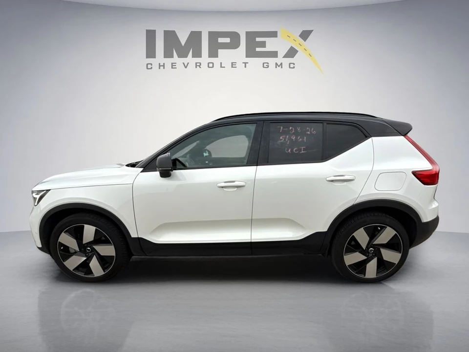 2023 Volvo XC40 - Image 2 of 15