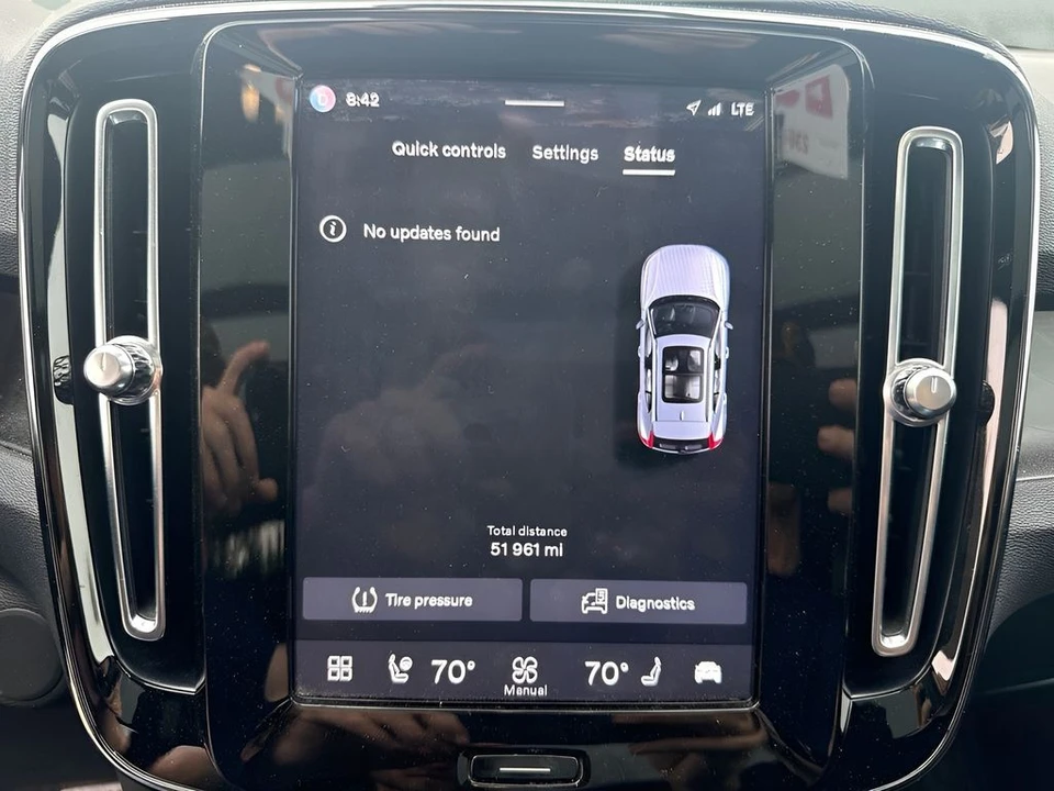2023 Volvo XC40 - Image 14 of 15