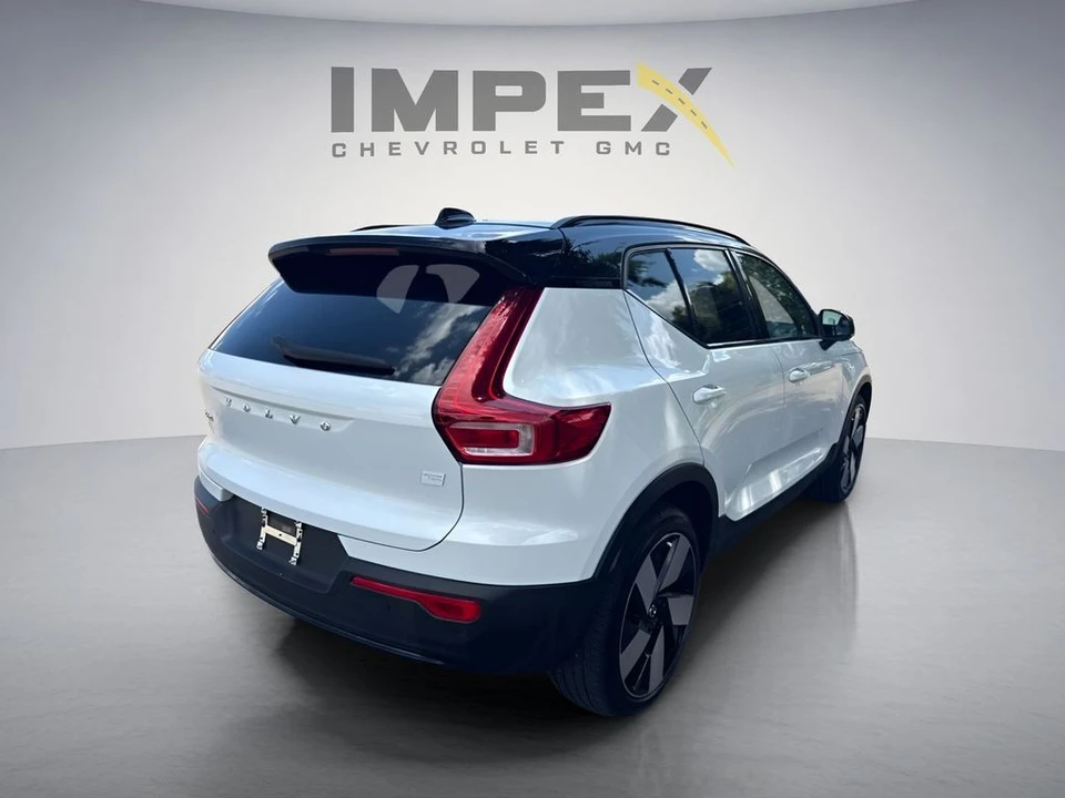 2023 Volvo XC40 - Image 5 of 31