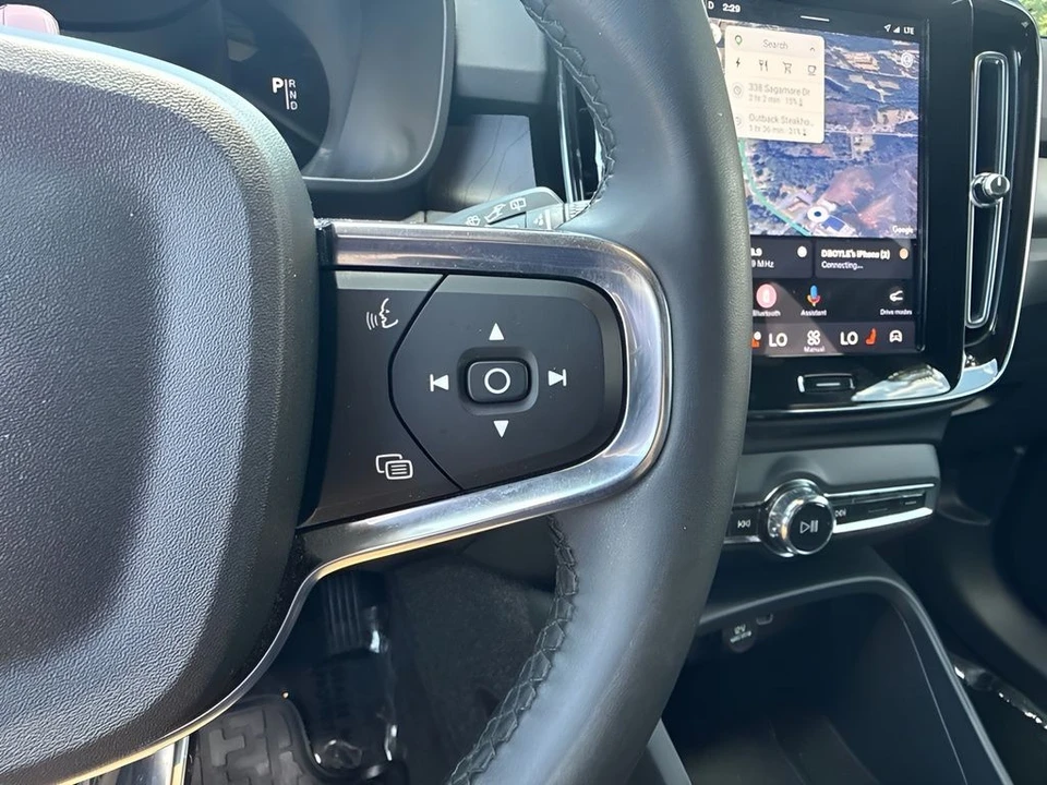 2023 Volvo XC40 - Image 17 of 31