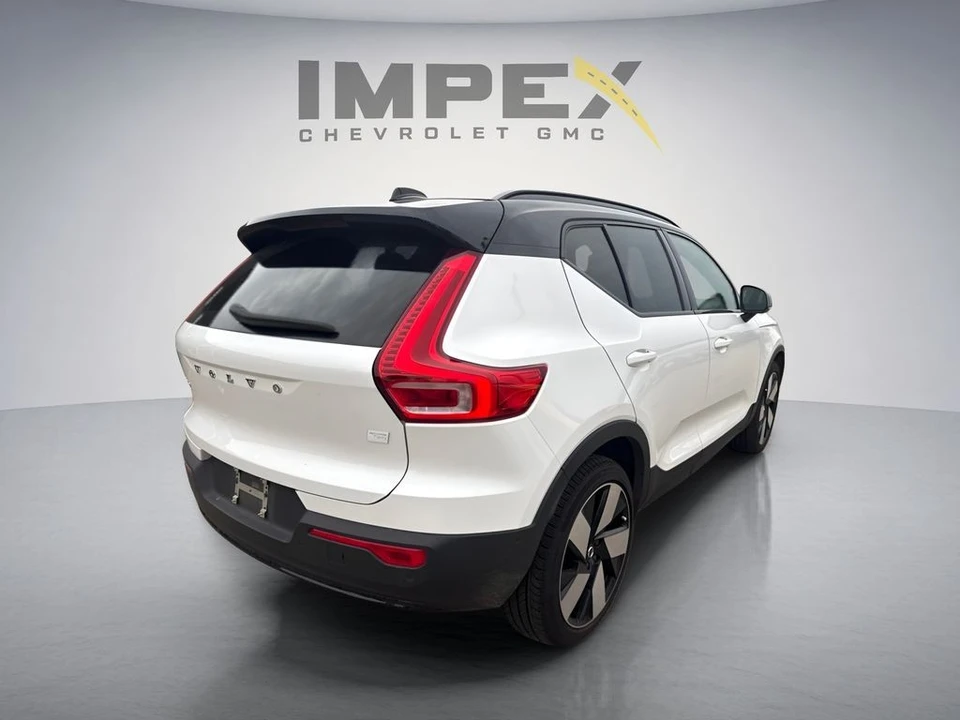 2023 Volvo XC40 - Image 5 of 15