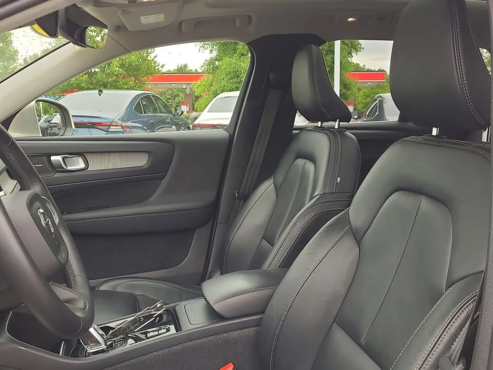 2023 Volvo XC40 - Image 9 of 20