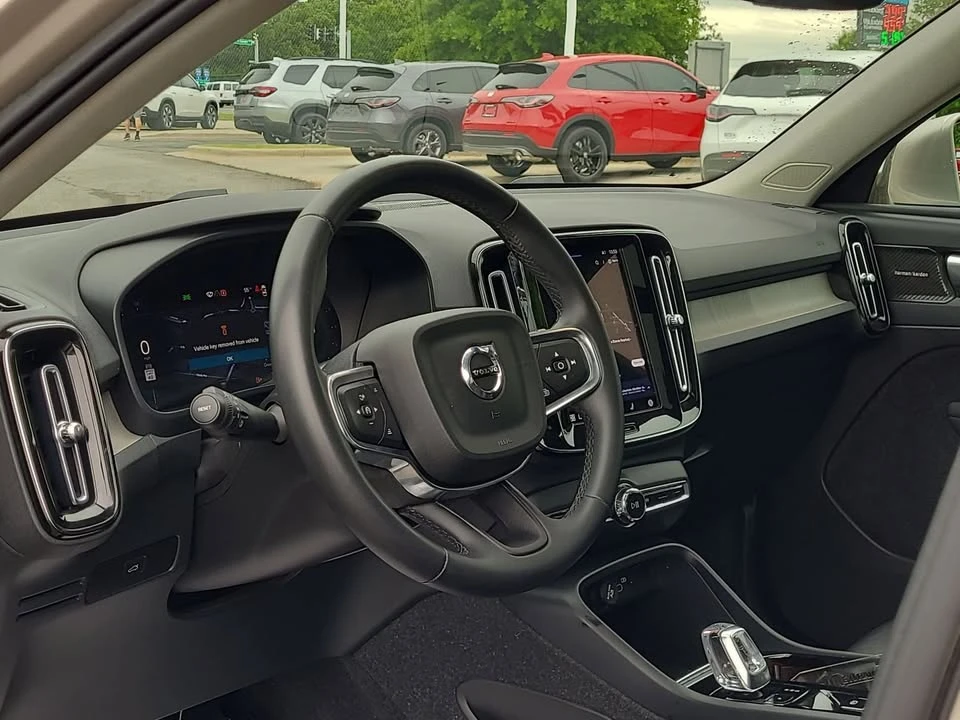 2023 Volvo XC40 - Image 8 of 20