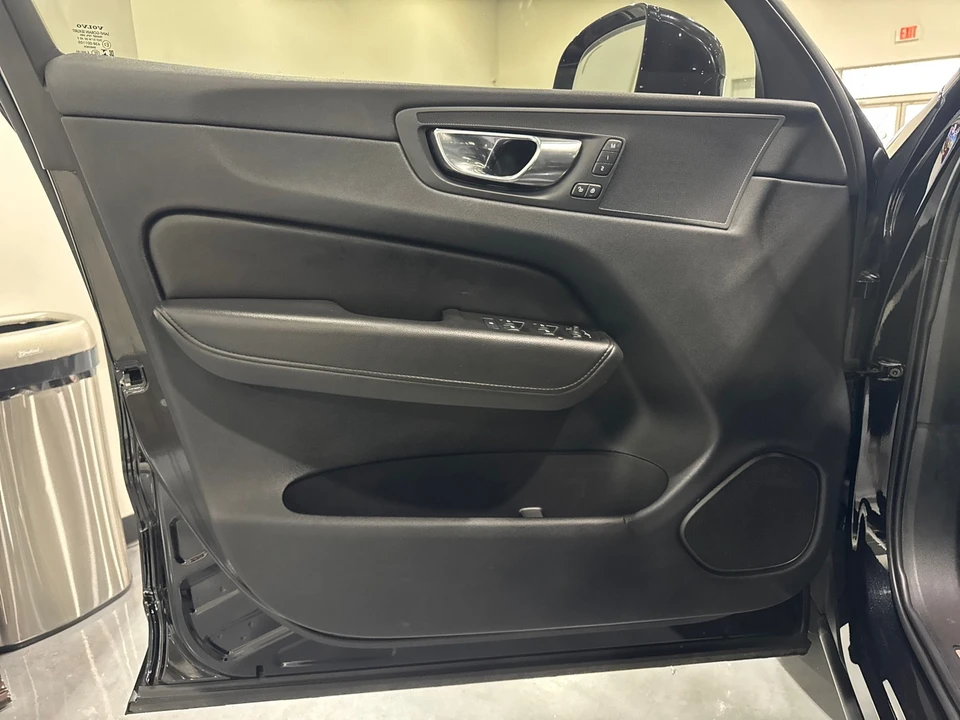 2023 Volvo XC60 2nd Gen - Image 10 of 12