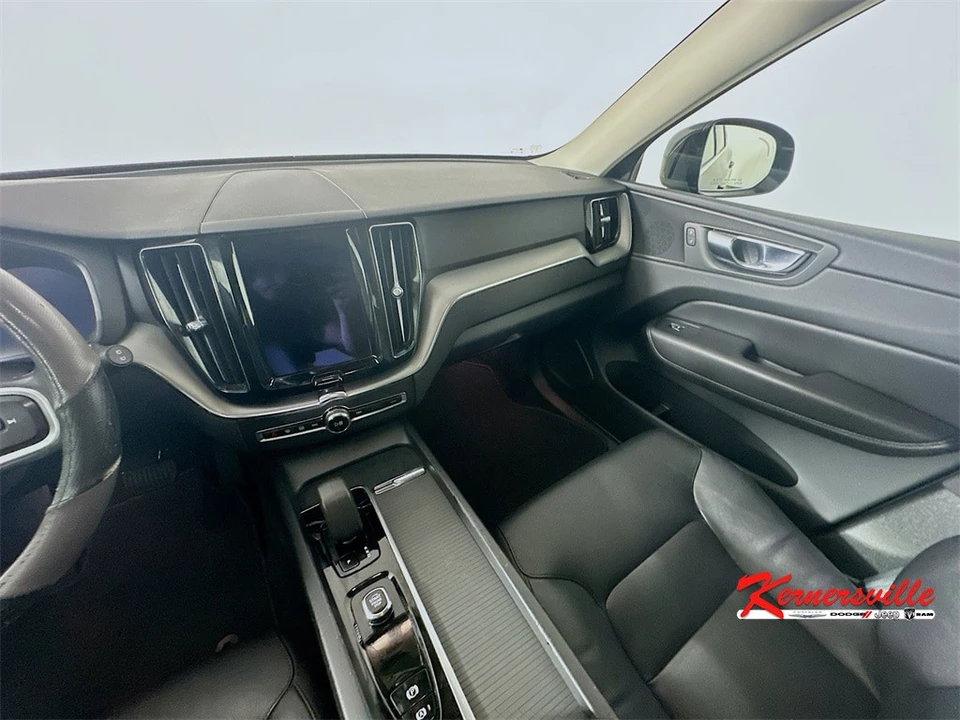 2023 Volvo XC60 2nd Gen - Image 11 of 12