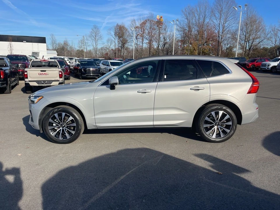 2023 Volvo XC60 2nd Gen - Image 2 of 21