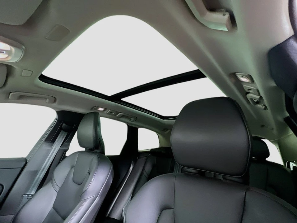 2023 Volvo XC60 2nd Gen - Image 15 of 21