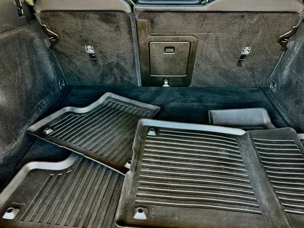 2023 Volvo XC60 2nd Gen - Image 16 of 21