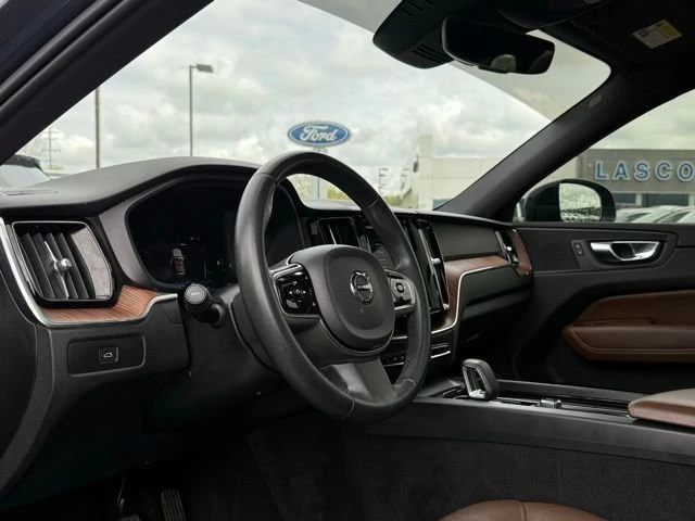 2023 Volvo XC60 2nd Gen - Image 16 of 20