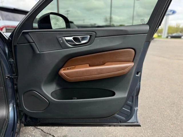 2023 Volvo XC60 2nd Gen - Image 19 of 20