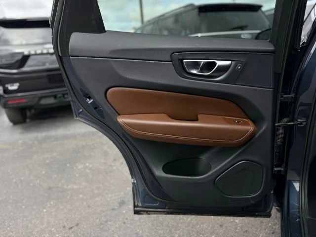 2023 Volvo XC60 2nd Gen - Image 17 of 20