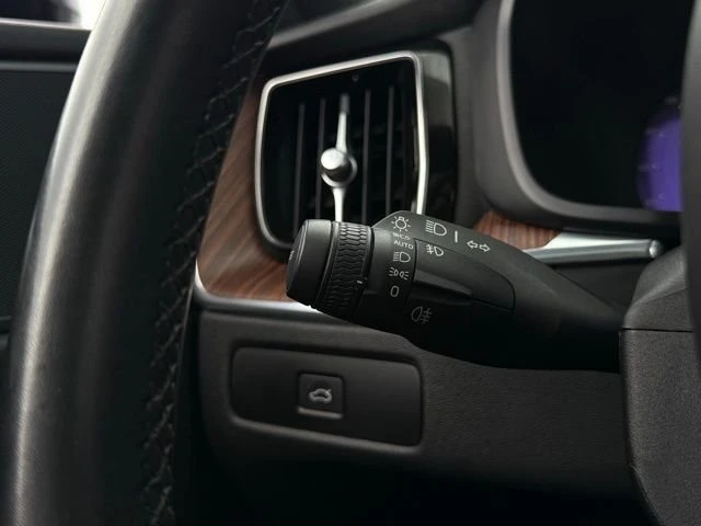 2023 Volvo XC60 2nd Gen - Image 11 of 20