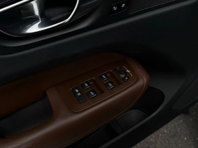 2023 Volvo XC60 2nd Gen - Image 14 of 20