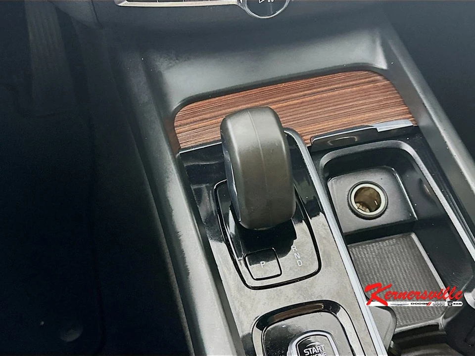 2023 Volvo XC60 2nd Gen - Image 16 of 21