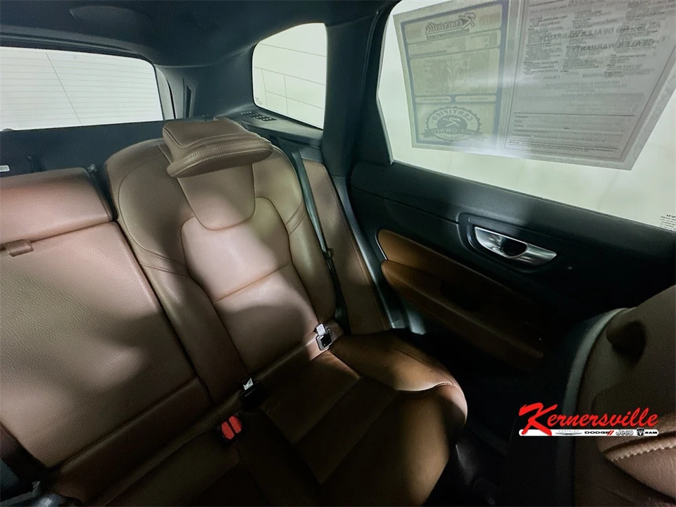 2023 Volvo XC60 2nd Gen - Image 14 of 21