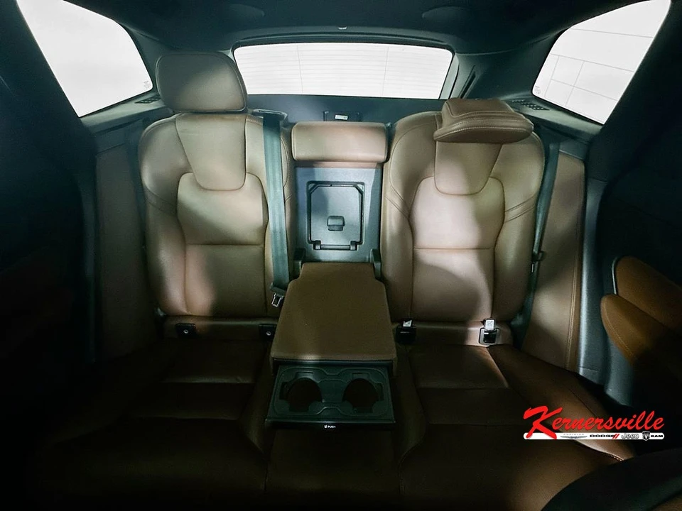 2023 Volvo XC60 2nd Gen - Image 13 of 21