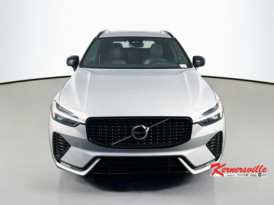 2023 Volvo XC60 2nd Gen - Image 2 of 21