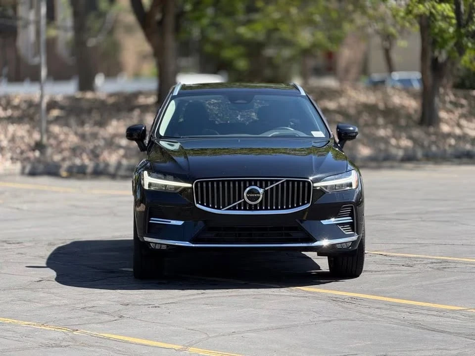 2023 Volvo XC60 2nd Gen - Image 2 of 15