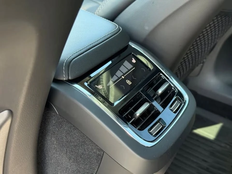 2023 Volvo XC60 2nd Gen - Image 14 of 15
