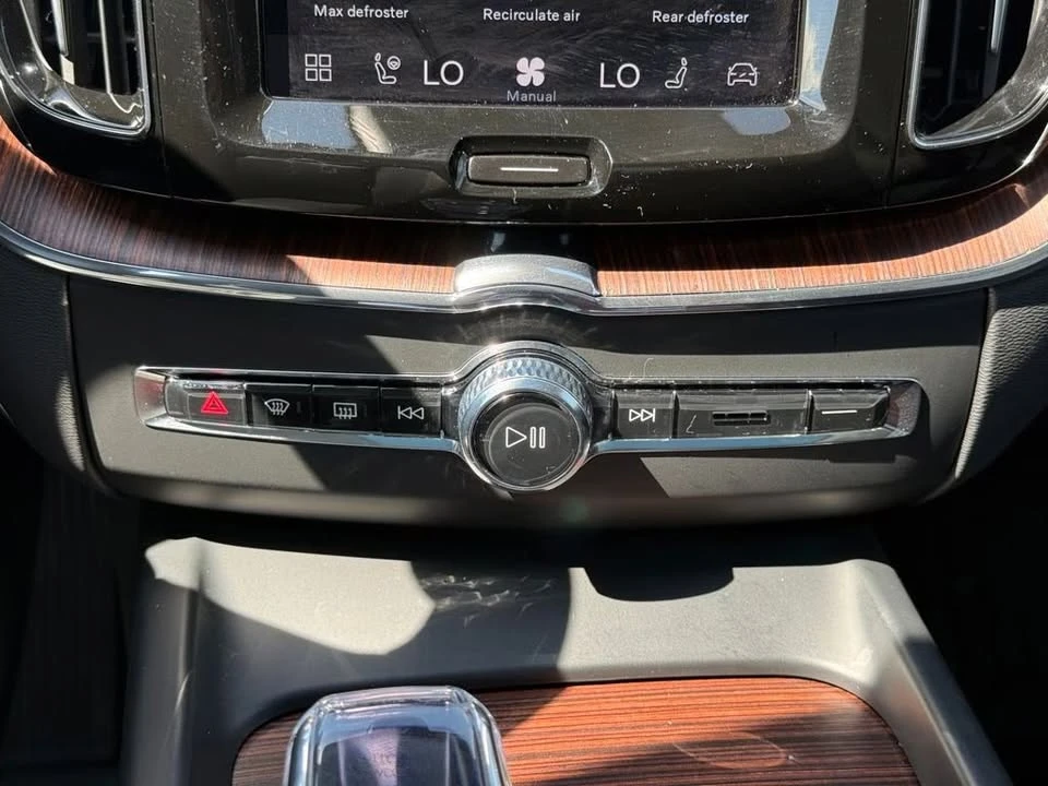 2023 Volvo XC60 2nd Gen - Image 11 of 15