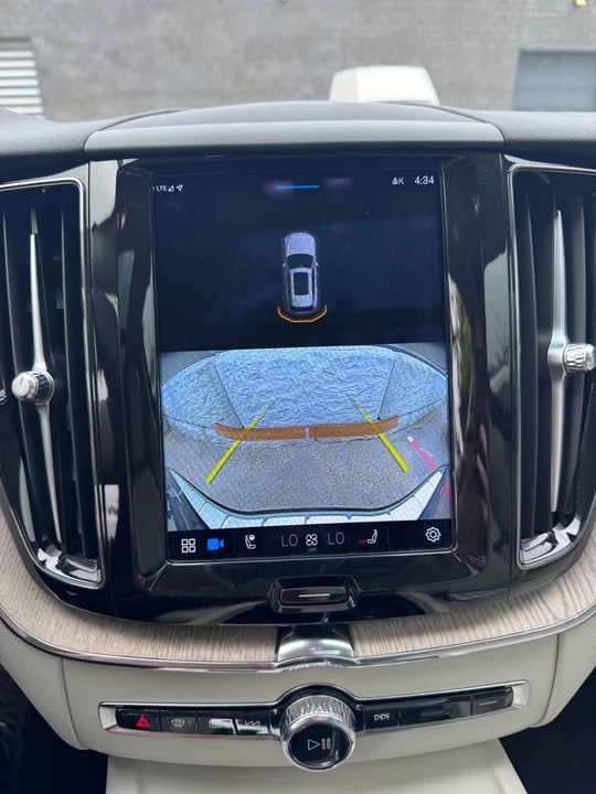 2023 Volvo XC60 2nd Gen - Image 5 of 8