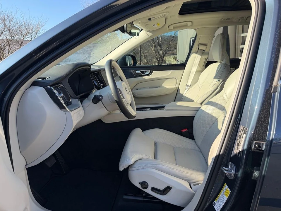 2023 Volvo XC60 2nd Gen - Image 8 of 20