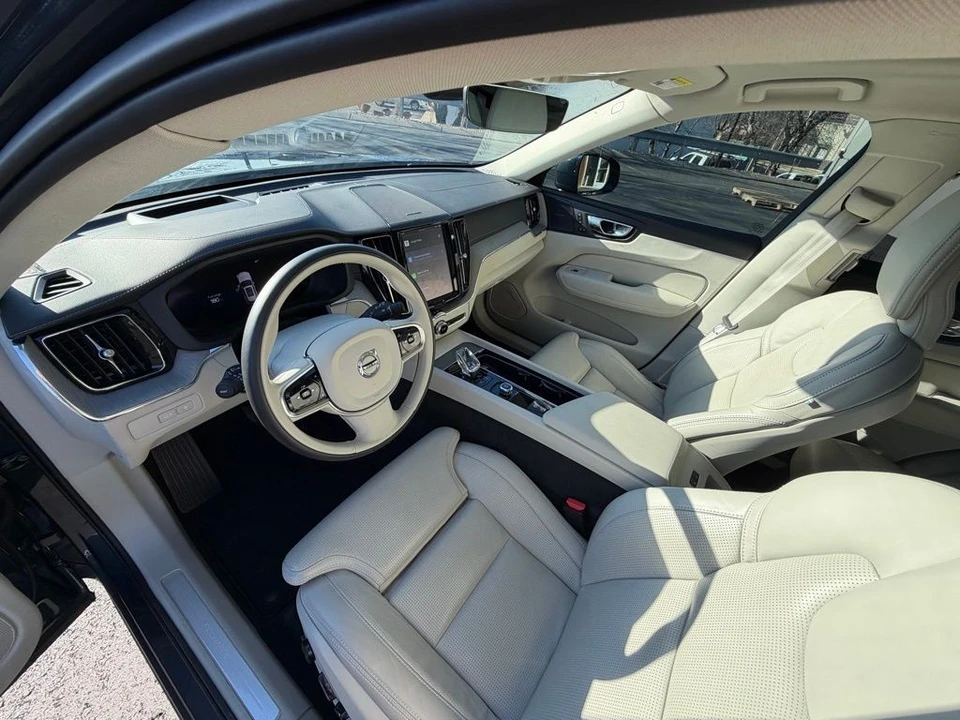 2023 Volvo XC60 2nd Gen - Image 9 of 20