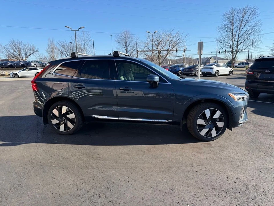 2023 Volvo XC60 2nd Gen - Image 3 of 20