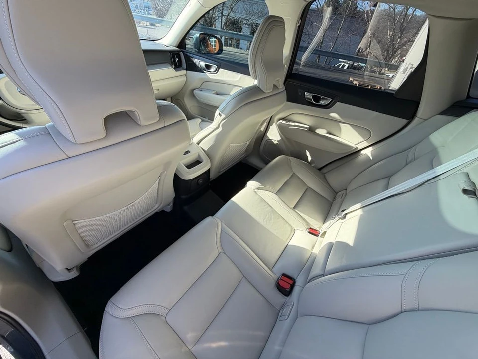 2023 Volvo XC60 2nd Gen - Image 12 of 20