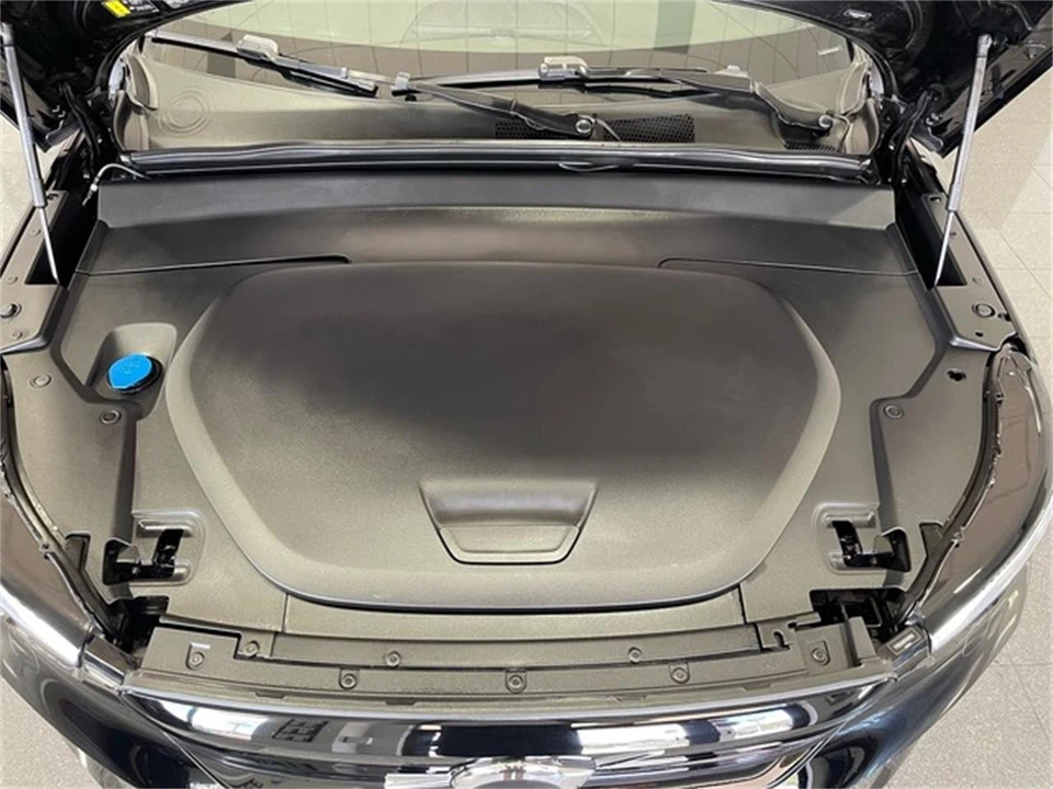 2023 Volvo XC60 2nd Gen - Image 19 of 31
