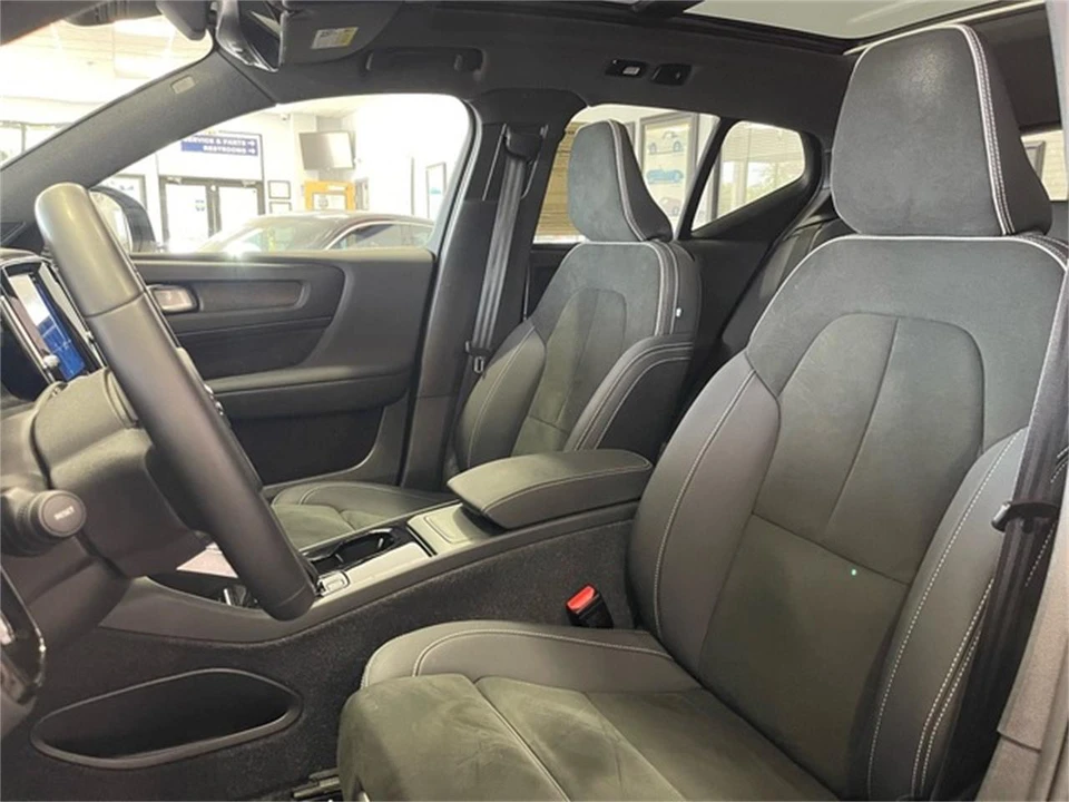 2023 Volvo XC60 2nd Gen - Image 25 of 31