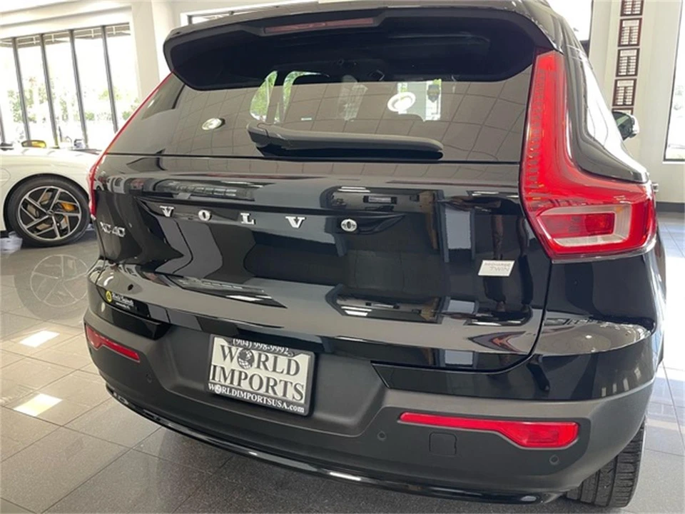 2023 Volvo XC60 2nd Gen - Image 18 of 31