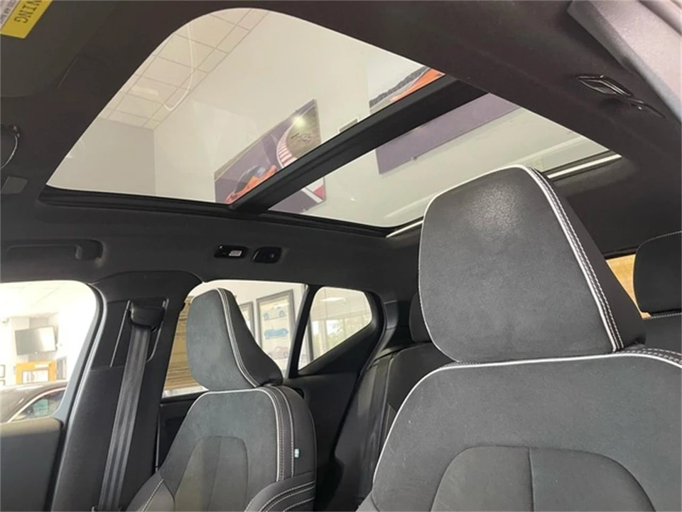 2023 Volvo XC60 2nd Gen - Image 26 of 31