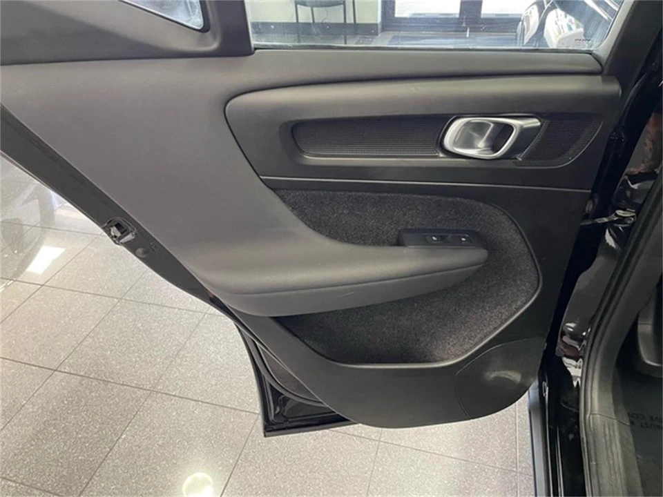 2023 Volvo XC60 2nd Gen - Image 31 of 31